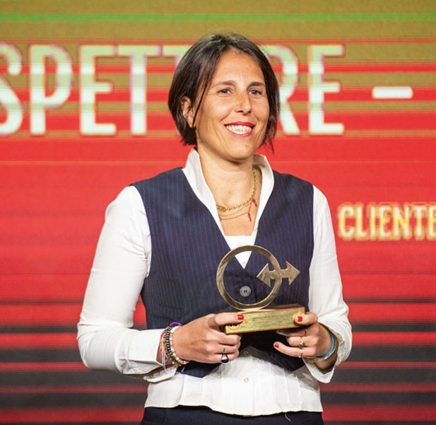 Watch the photos of the awards ceremony